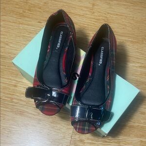 Classified Women's Stylish Red Plaid Loafers